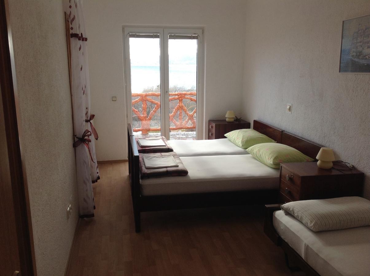 Katarina Apartments And Rooms Sibinj Krmpotski Camera foto