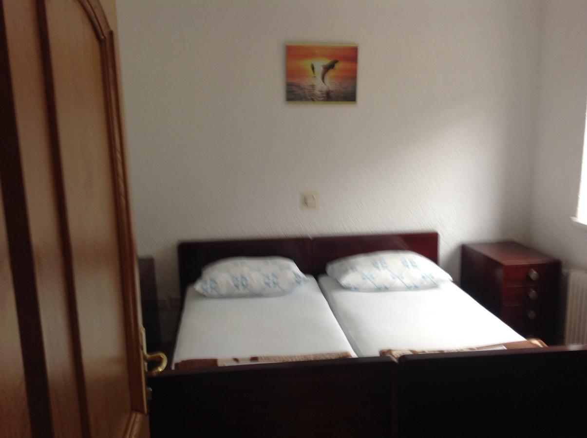 Katarina Apartments And Rooms Sibinj Krmpotski Camera foto